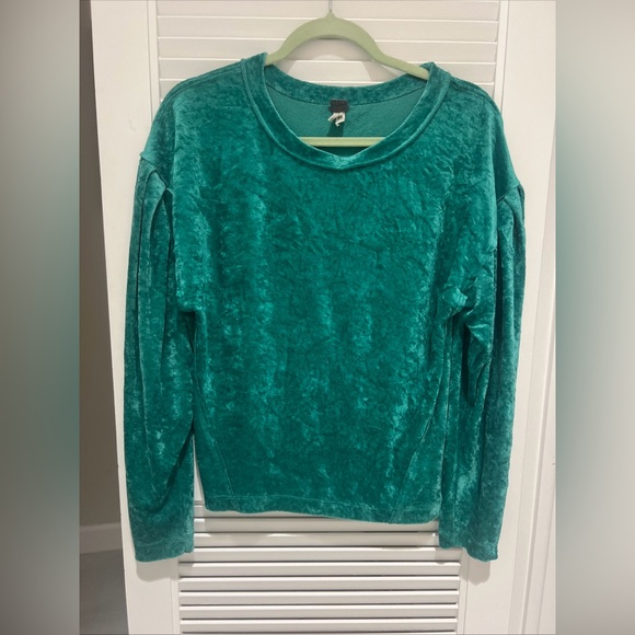 We The Free Tops - Free People‎ We the Free Crushed Velvet Long Sleeve Pullover Top XS Sea Green